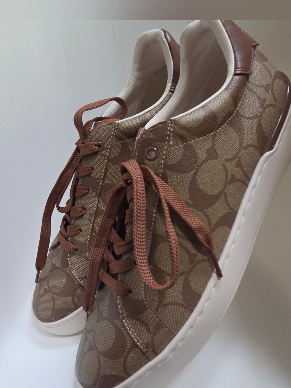 COACH Cream and White Logo Interior Sneakers Mens- 10